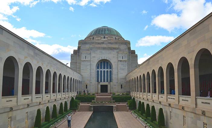 Visit-Australia-War-Memorial-with-KING-Rentalcars.jpg