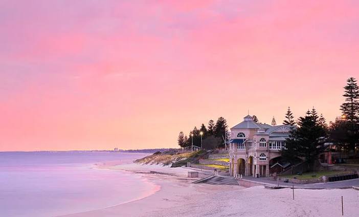 Visit-Perth’s-Beaches-with-KING-Rentalcars.jpg